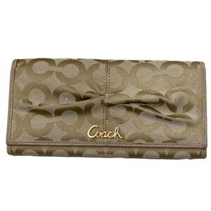 NWOT Creme and Gold Coach Wallet